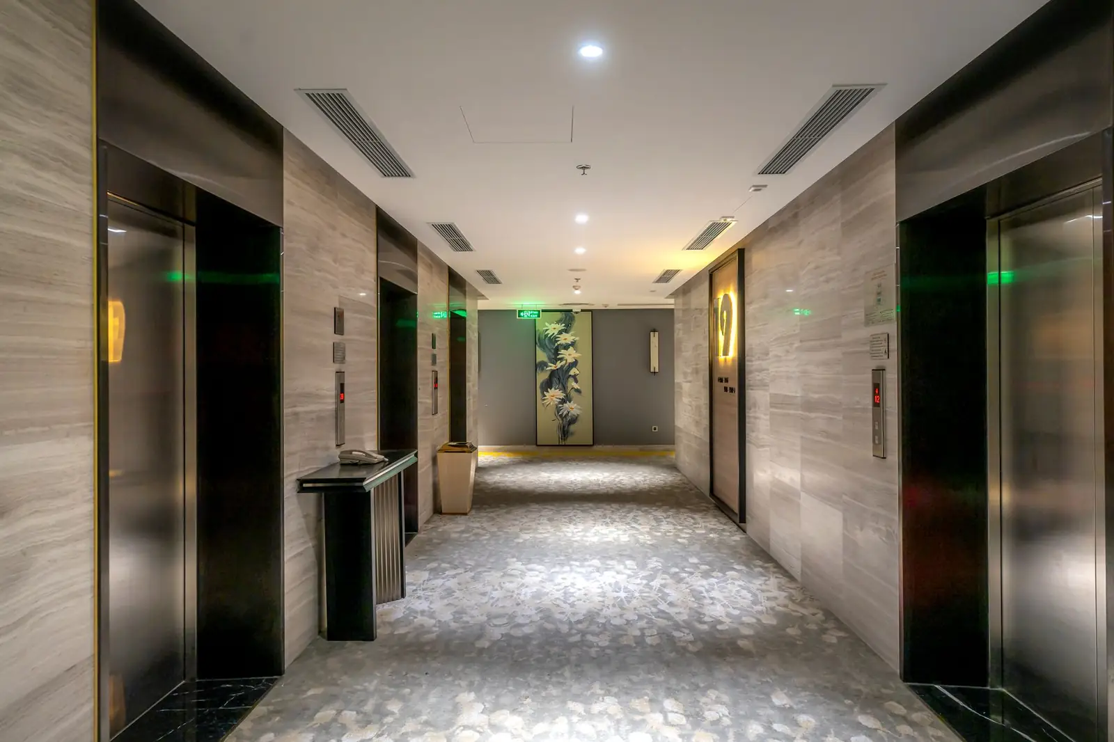 Torvessianluxehotel interior corridor